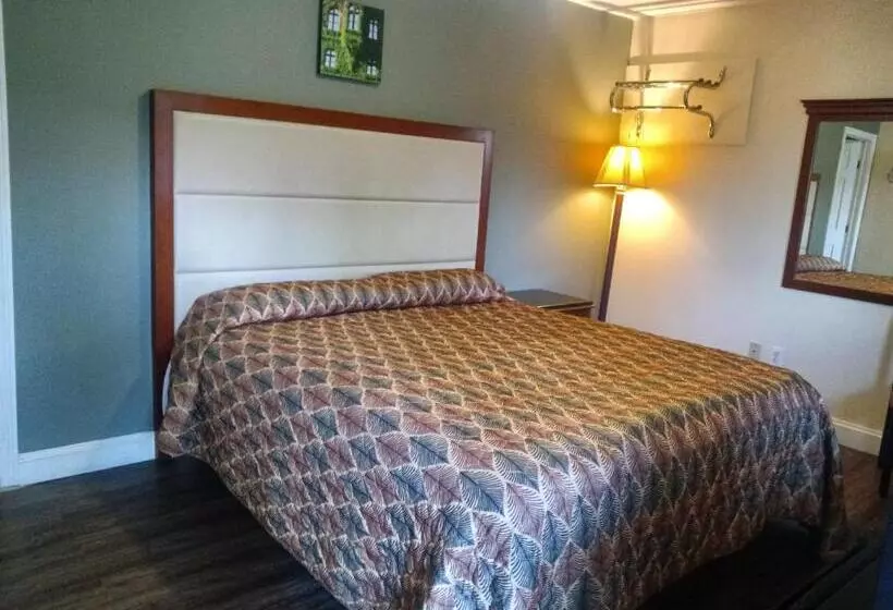 キングサイズベッドのスタンダードルーム, Maple Leaf Motel