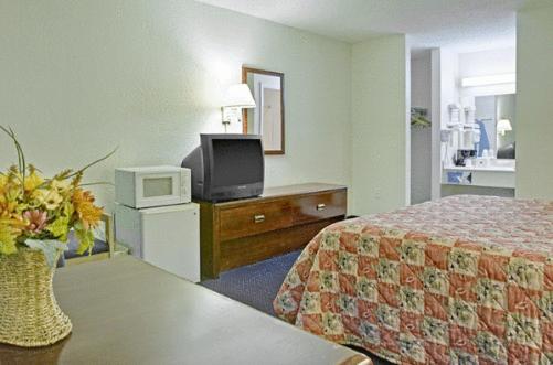 غرفة قياسية سرير كينج, Americas Best Value Inn Dayton
