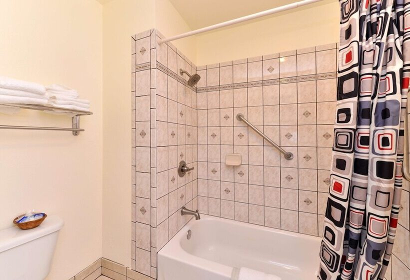 غرفه قياسيه سريرين مزدوجين, Americas Best Value Inn & Suites Klamath Falls