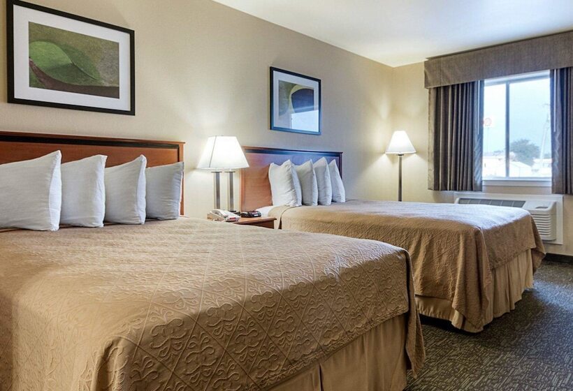 带2个双人床的标准工作室, Motel 6 Junction, Texas   Llano River