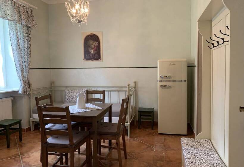 带1个卧室的带阳台的公寓, Pension Amadeus & Apartments