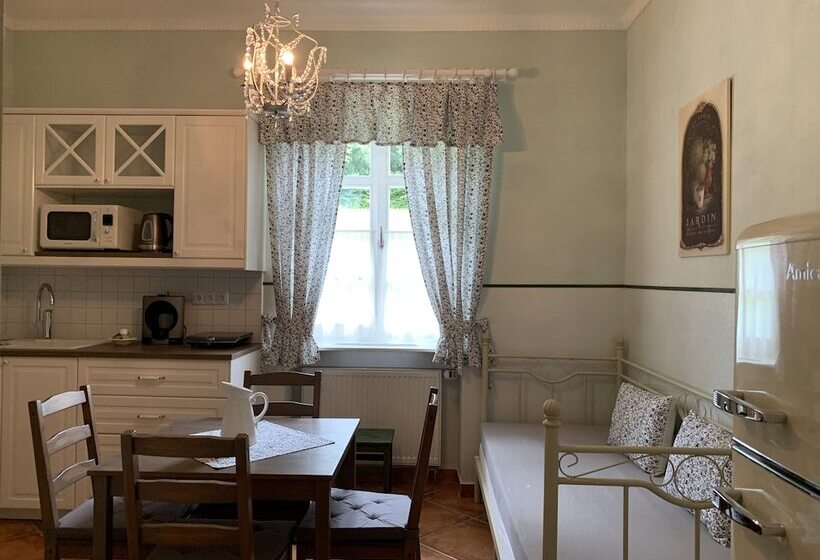 带1个卧室的带阳台的公寓, Pension Amadeus & Apartments