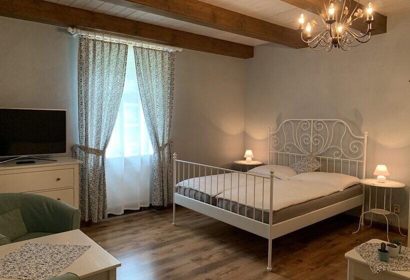 带1个卧室的带阳台的公寓, Pension Amadeus & Apartments