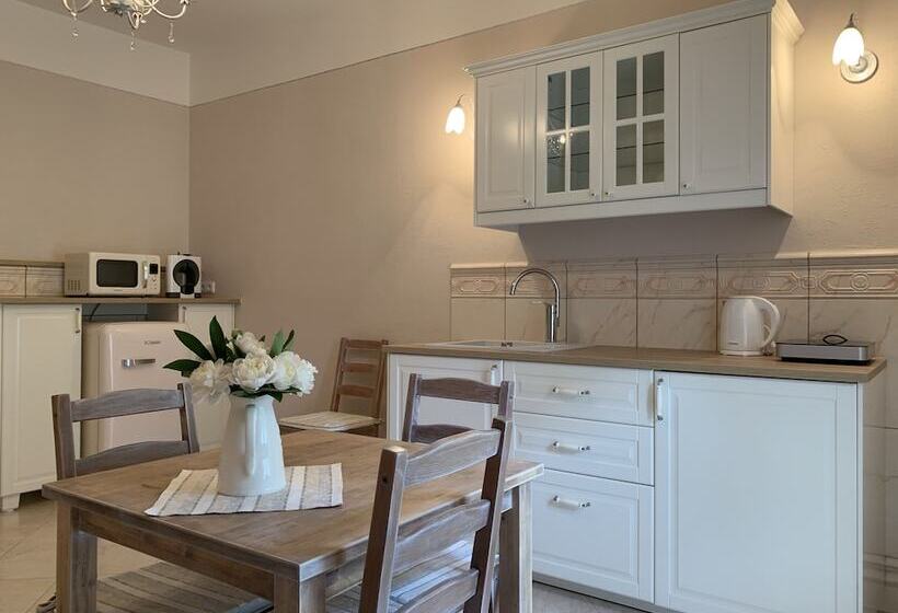 带1个卧室的带阳台的公寓, Pension Amadeus & Apartments