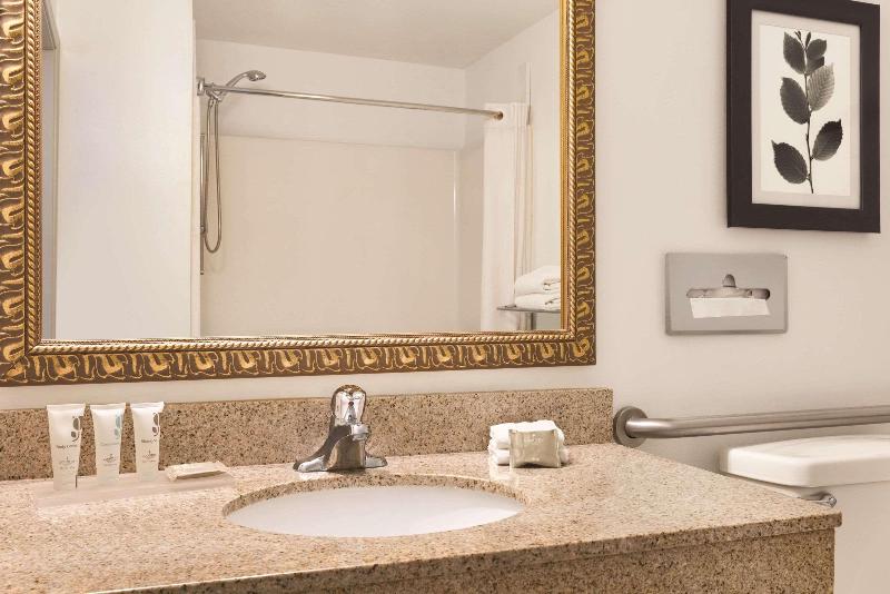 Люкс Адаптированный для Инвалидов, Country Inn & Suites By Radisson, Conyers, Ga