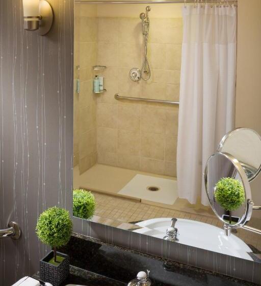 غرفة قياسية مطلة على المدينة, Courtyard Burlington Harbor