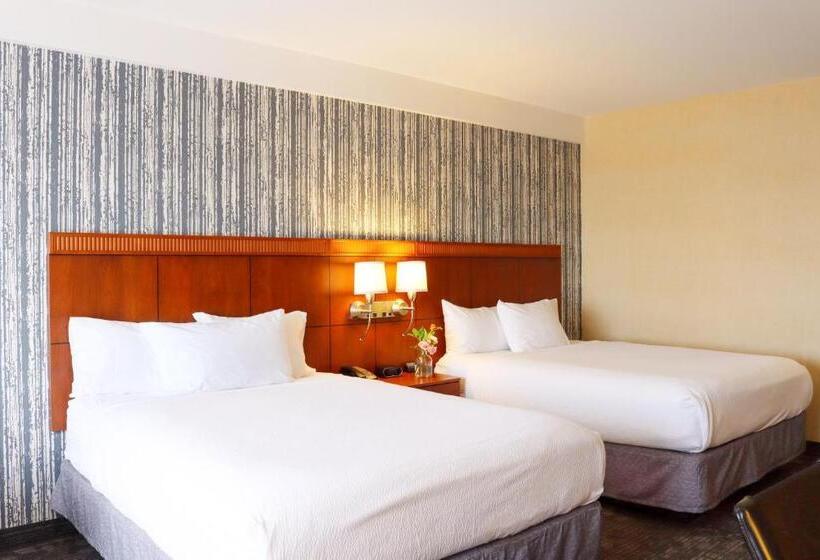 غرفة قياسية مطلة على المدينة, Courtyard Burlington Harbor