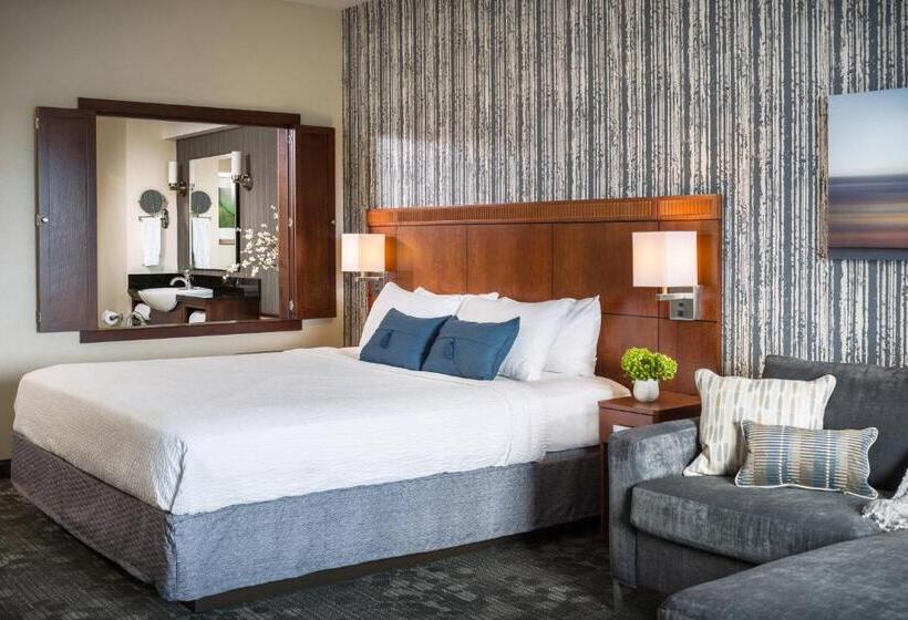 غرفة قياسية سرير كينج, Courtyard Burlington Harbor