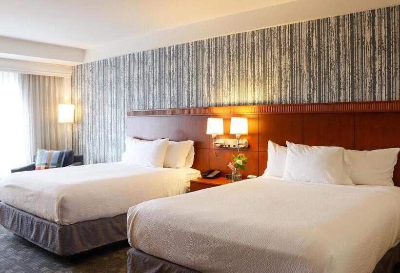 غرفة قياسية لذوى الاحتياجات الخاصة, Courtyard Burlington Harbor