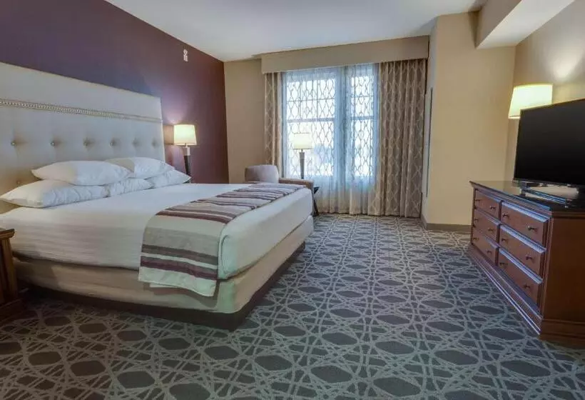 キングサイズベッドのデラックススイート, Drury Inn & Suites Las Cruces