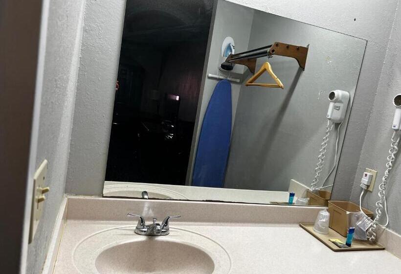 جناح رئاسى, Express Inn & Suites