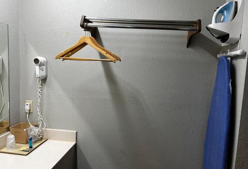 جناح رئاسى, Express Inn & Suites