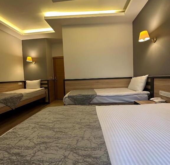 اتاق سوپریور چهار تخته, Ethnica Hotel Old City