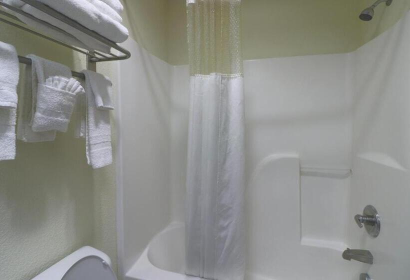 带2个双人床的标准工作室, Jefferson Inn Dandridge