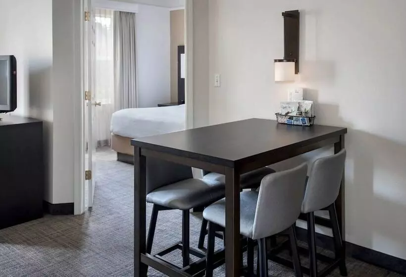 Sviitti Liikuntarajoitteisille, Residence Inn Silver Spring
