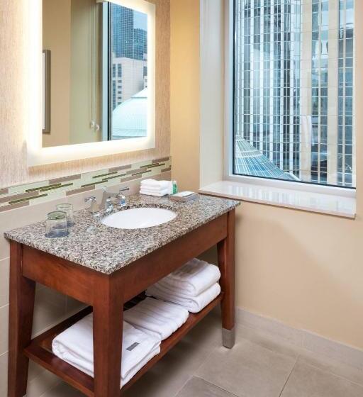 스탠다드 룸 킹사이즈 침대, The Westin Minneapolis