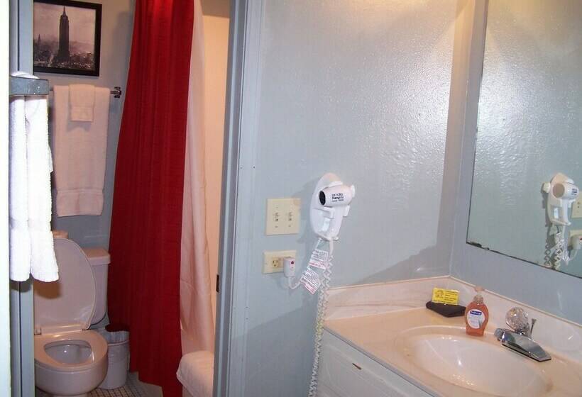 اتاق خانوادگی, Pointe West Resort Motel