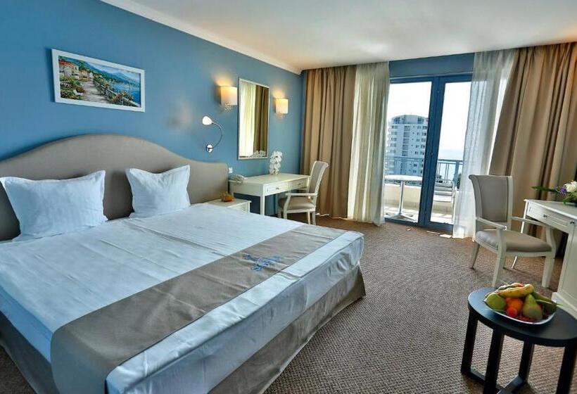 标准三人间, Sofia Hotel All Inclusive & Private Beach