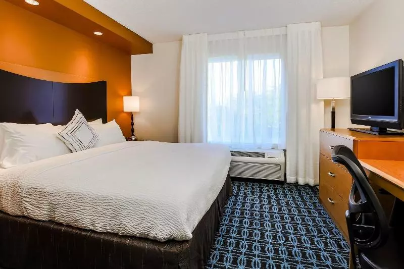 キングサイドベッドのスタンダードワンルーム, Fairfield By Marriott Wilkes Barre
