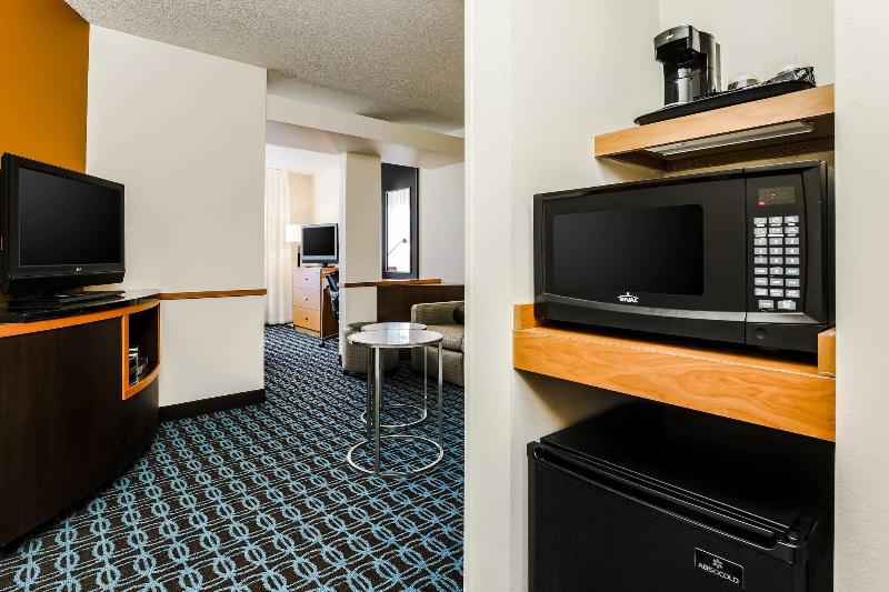 스탠다드 스튜디오 킹침대, Fairfield By Marriott Wilkes Barre