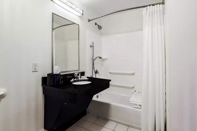 キングサイズベッドのスタンダードルーム, Fairfield By Marriott Wilkes Barre
