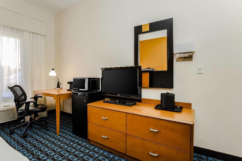 스탠다드 룸 킹사이즈 침대, Fairfield By Marriott Wilkes Barre