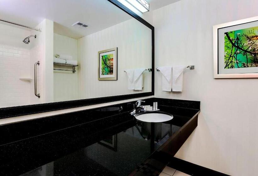 장애인용 디럭스룸, Fairfield By Marriott Wilkes Barre