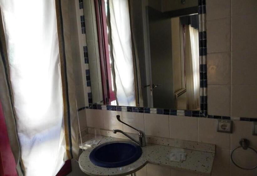 اتاق استاندارد, Hostal Sierra