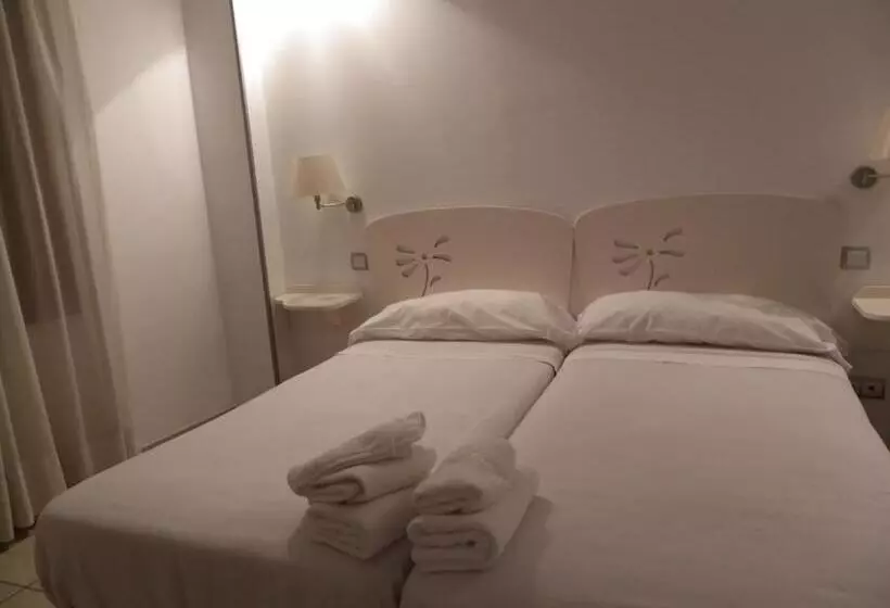 اتاق استاندارد سه نفره, Hostal Sierra