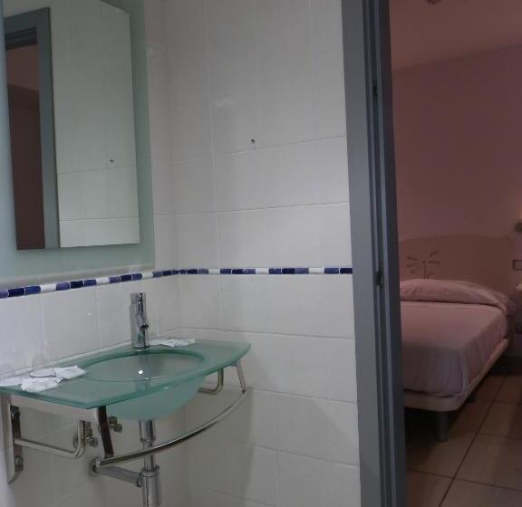 اتاق استاندارد سه نفره, Hostal Sierra