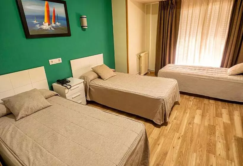 اتاق استاندارد سه نفره, Hostal Real Aranjuez