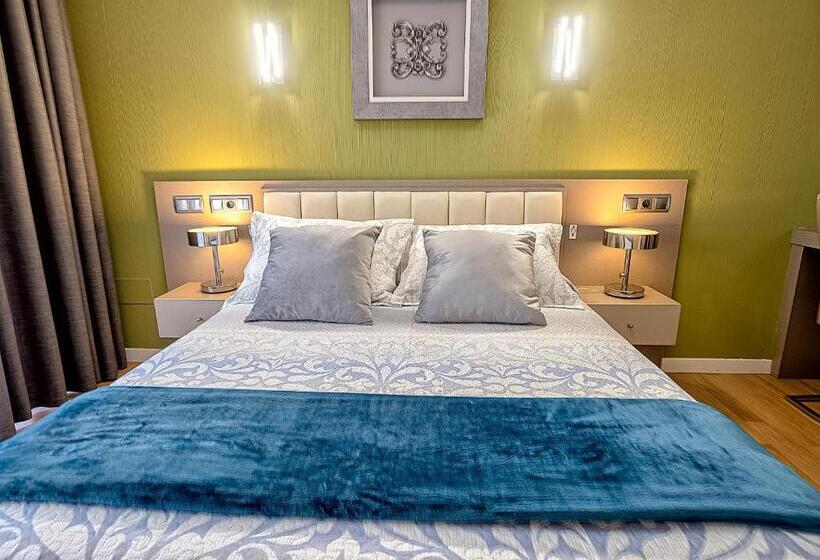 سوییت جونیور, Hostal Real Aranjuez