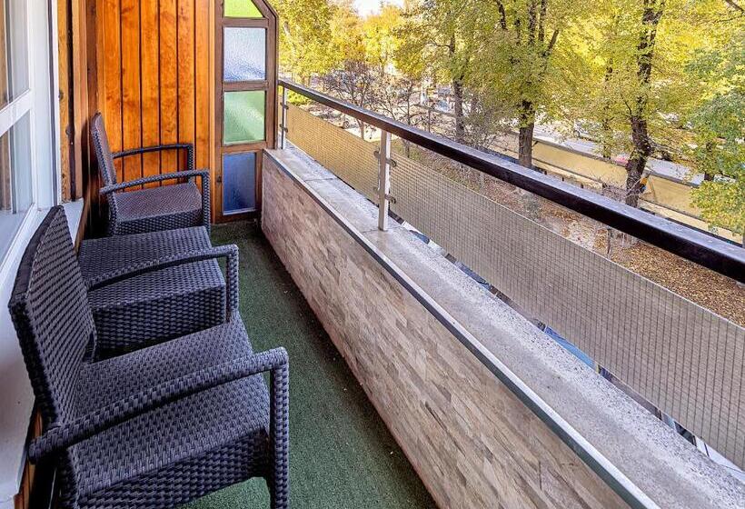 سوییت جونیور, Hostal Real Aranjuez