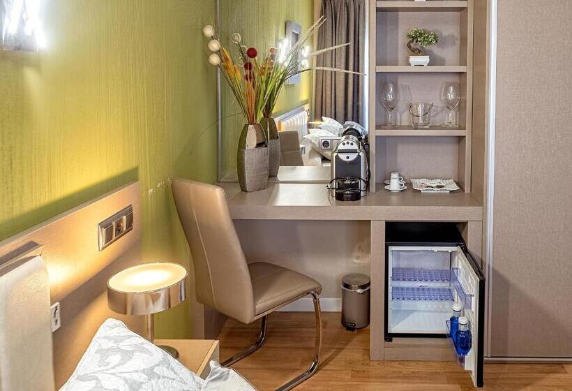 سوییت جونیور, Hostal Real Aranjuez