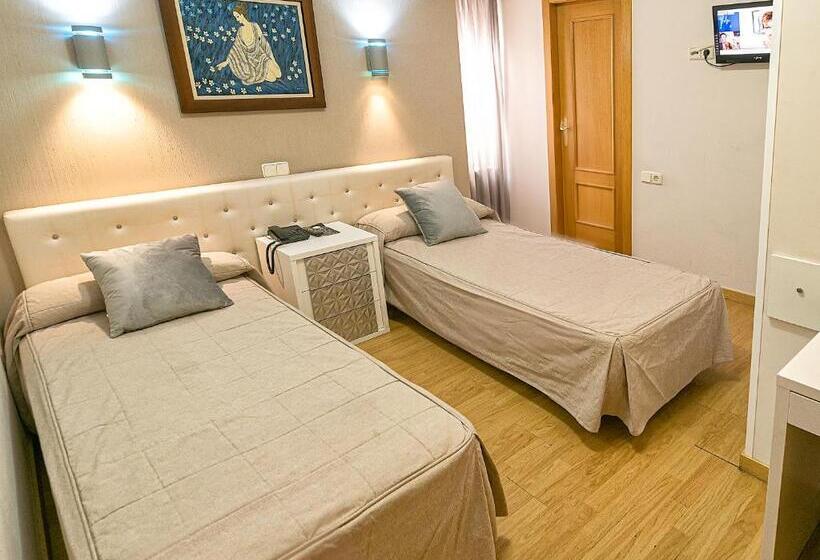 اتاق اکونومی, Hostal Real Aranjuez