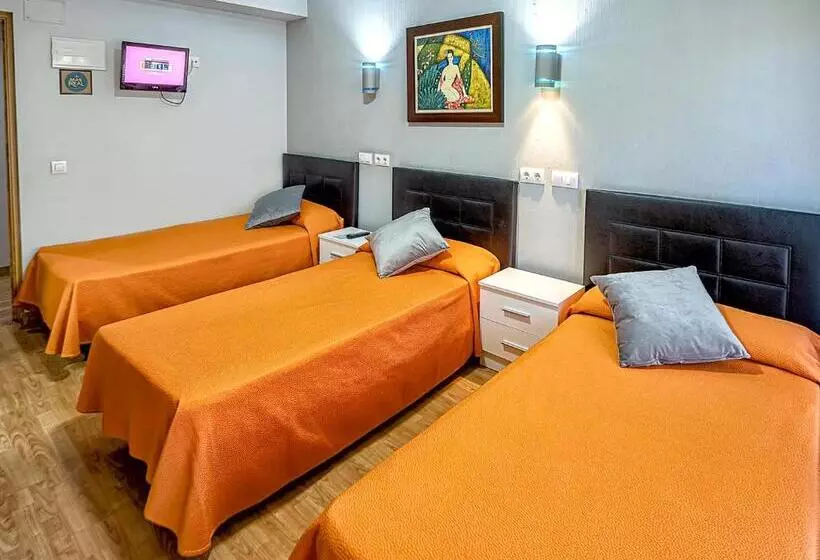 اتاق سوپریور سه تخته, Hostal Real Aranjuez