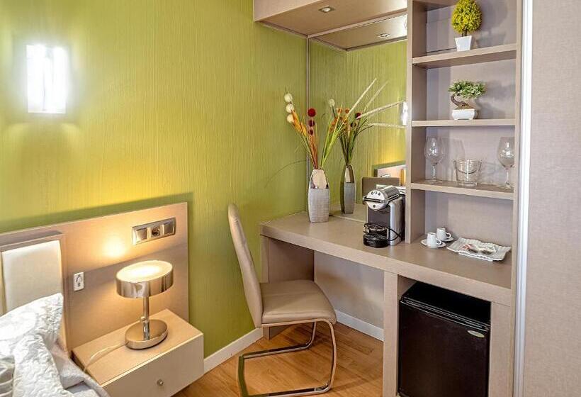 Полулюкс, Hostal Real Aranjuez