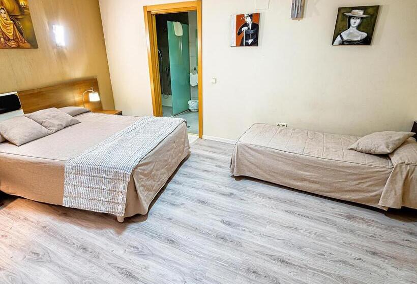 Номер Стандарт Трехместный, Hostal Real Aranjuez
