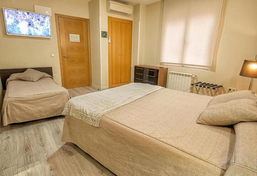 اتاق استاندارد سه نفره, Hostal Real Aranjuez