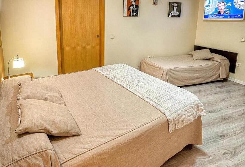 اتاق استاندارد سه نفره, Hostal Real Aranjuez