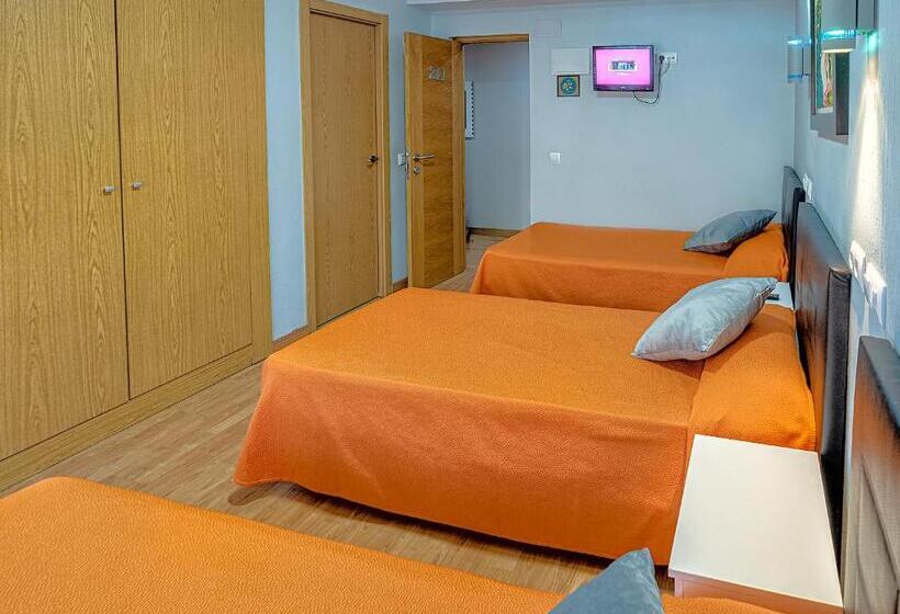 اتاق سوپریور سه تخته, Hostal Real Aranjuez