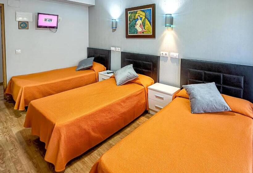 اتاق سوپریور سه تخته, Hostal Real Aranjuez