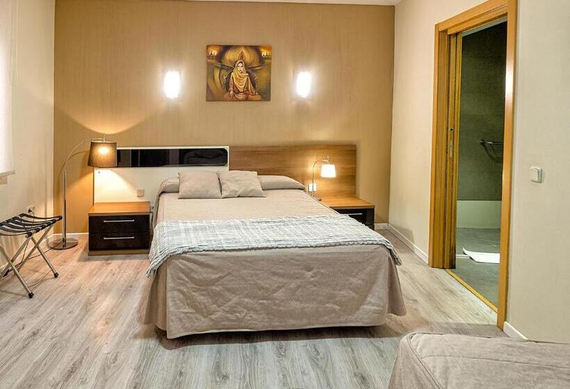 Номер Стандарт Трехместный, Hostal Real Aranjuez