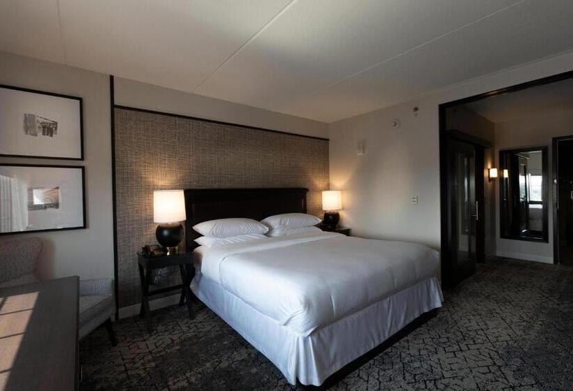 غرفة كلوب سرير كينج, Sheraton Chicago Northbrook