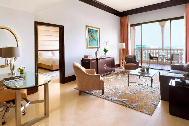 エクゼクティブスイート, The Ritzcarlton Abu Dhabi  Grand Canal