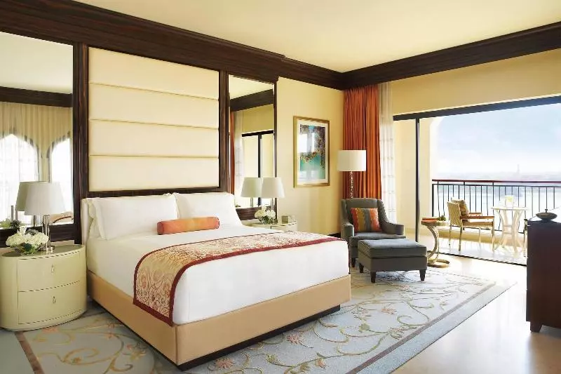 エクゼクティブスイート, The Ritzcarlton Abu Dhabi  Grand Canal