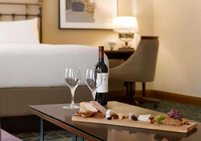 Номер Стандарт, The Ritzcarlton Abu Dhabi  Grand Canal