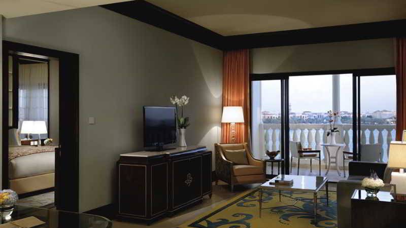 Номер Клуб, The Ritzcarlton Abu Dhabi  Grand Canal