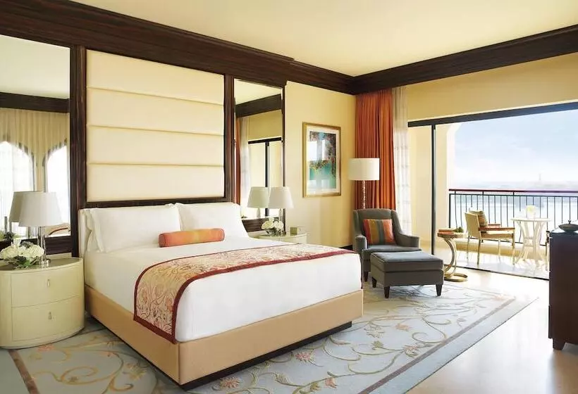 バルコニー付きデラックスルーム, The Ritzcarlton Abu Dhabi  Grand Canal