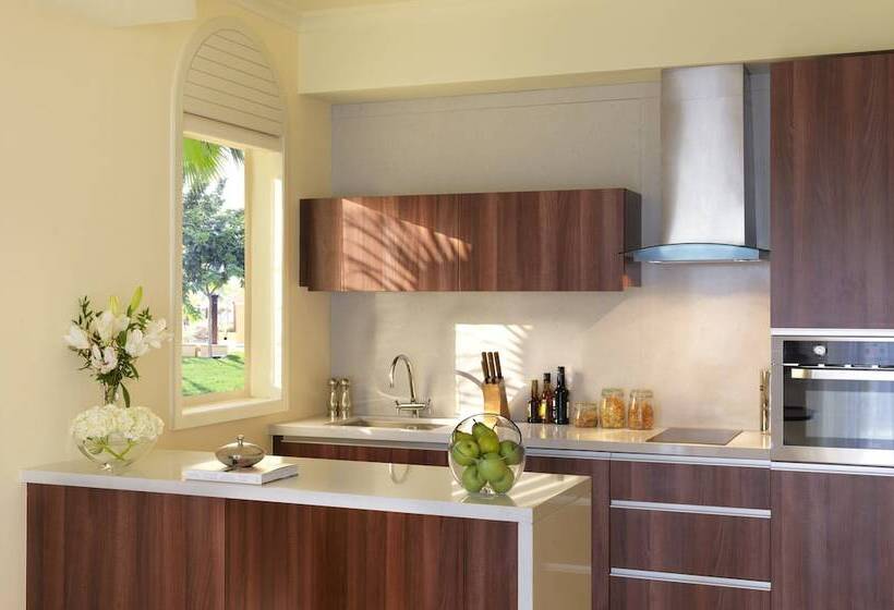 Люкс, The Ritzcarlton Abu Dhabi  Grand Canal